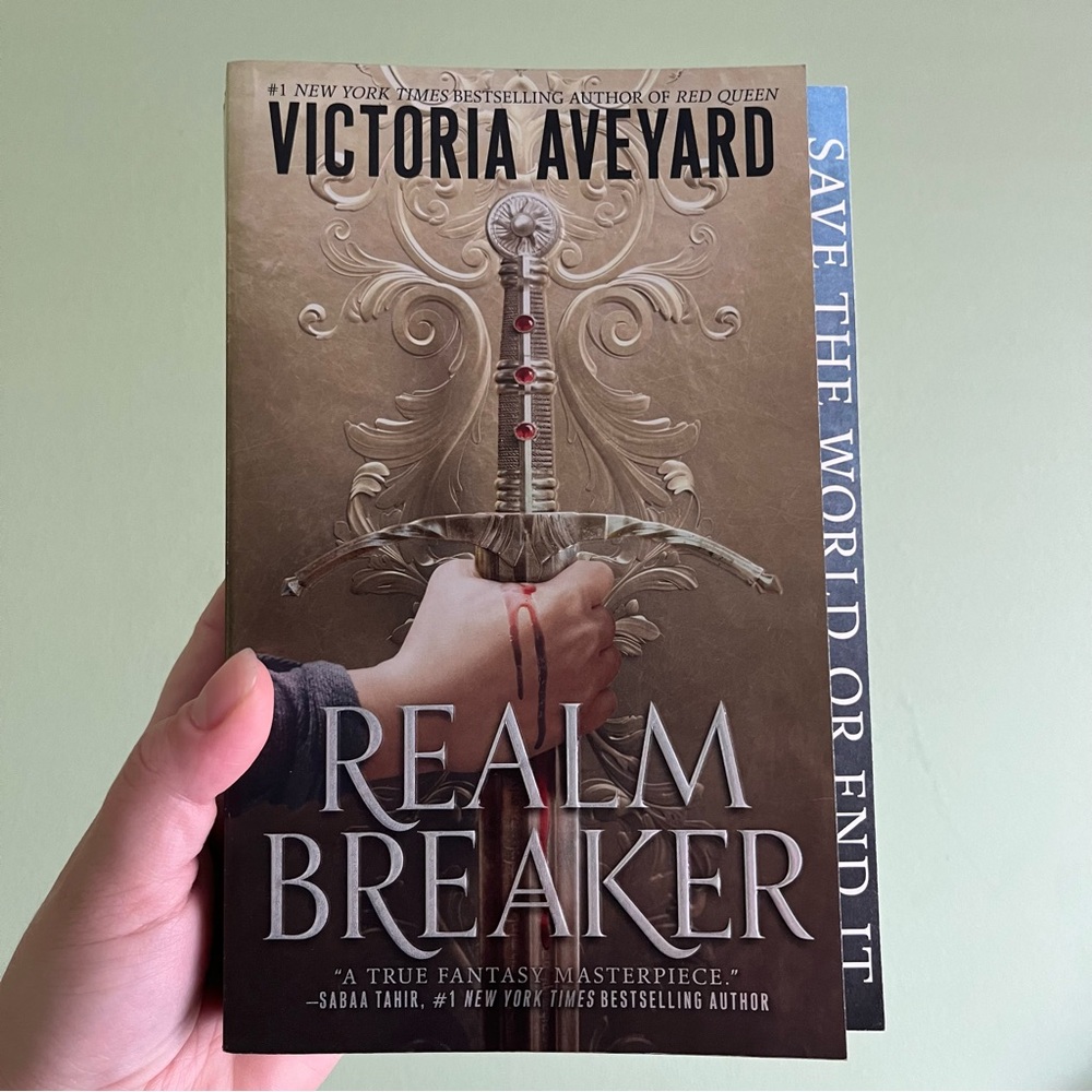 📚 4/25$ 📚 Realm Breaker by Victoria Aveyard | Booktok